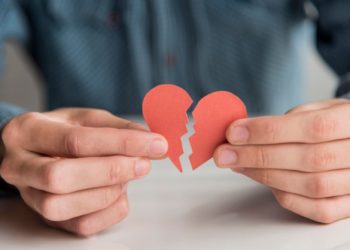 Čo so životným poistením v prípade rozvodu alebo úmrtia prvej poistenej osoby na zmluve?