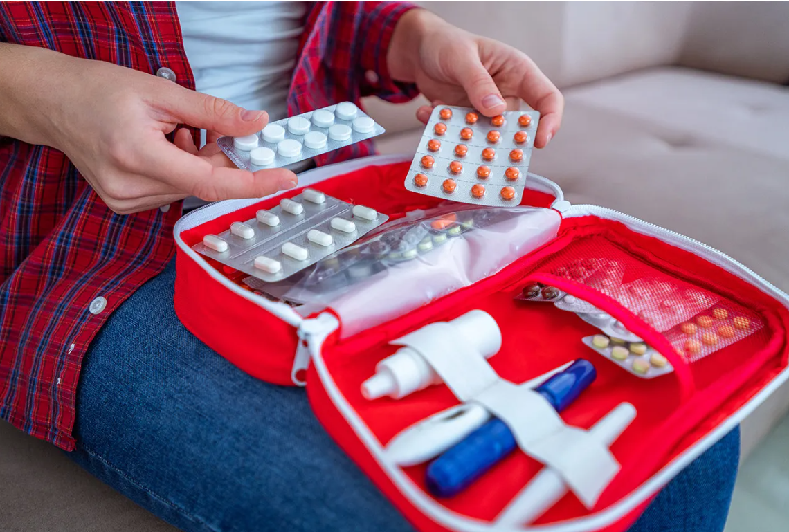 Čo zbaliť do lekárničky na dovolenku? Toto v nej nesmie chýbať.