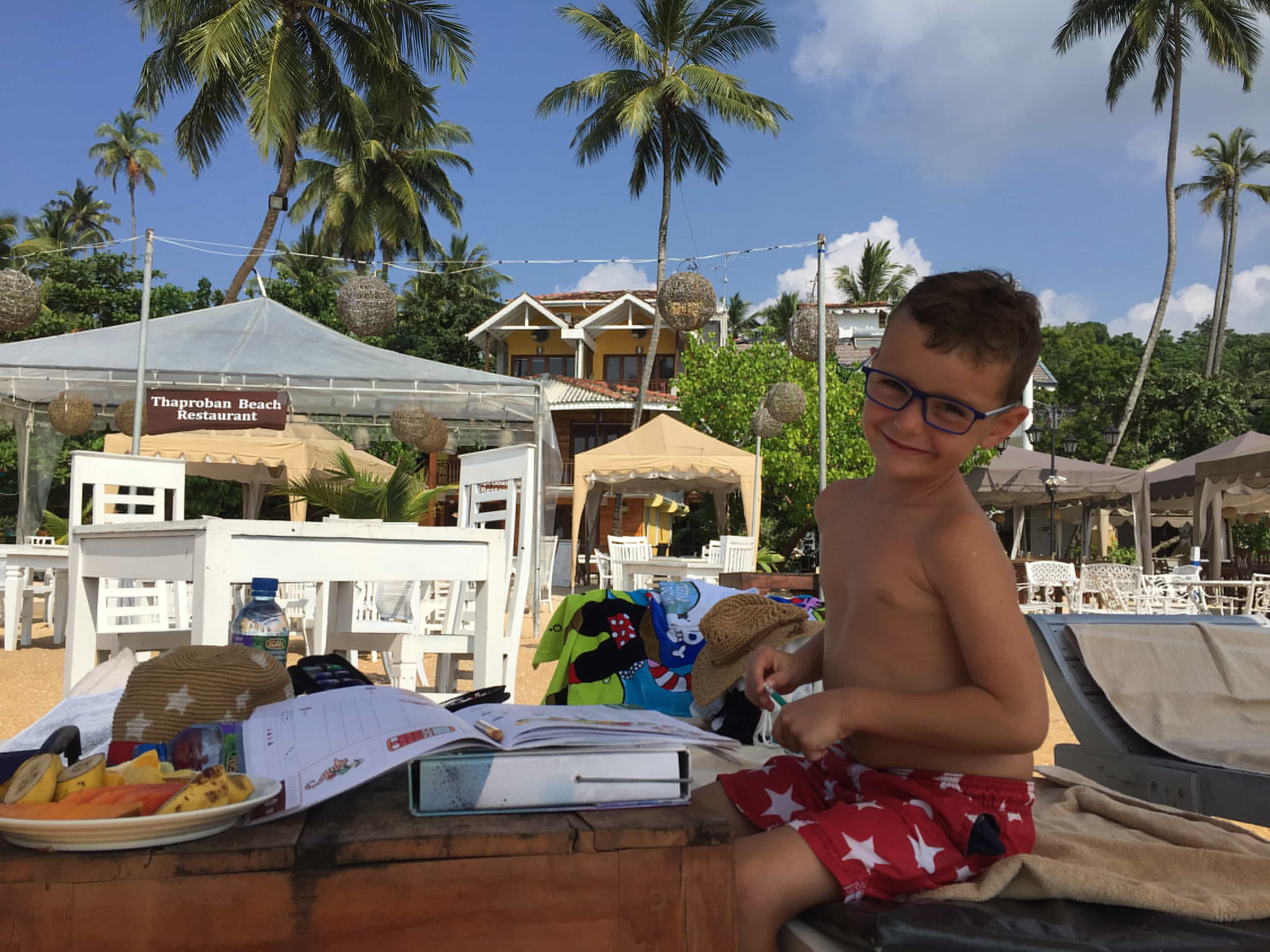 Ako skĺbiť školu s cestovaním