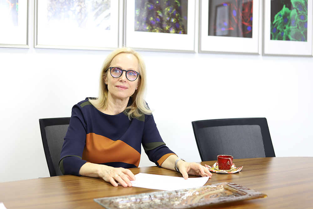 Rozhovor s riaditeľkou Biomedicínskeho centra SAV Silviou Pastorekovou o vede, výskume rakoviny aj obezity a o tom, čím je Biomedicínske centrum SAV výnimočné