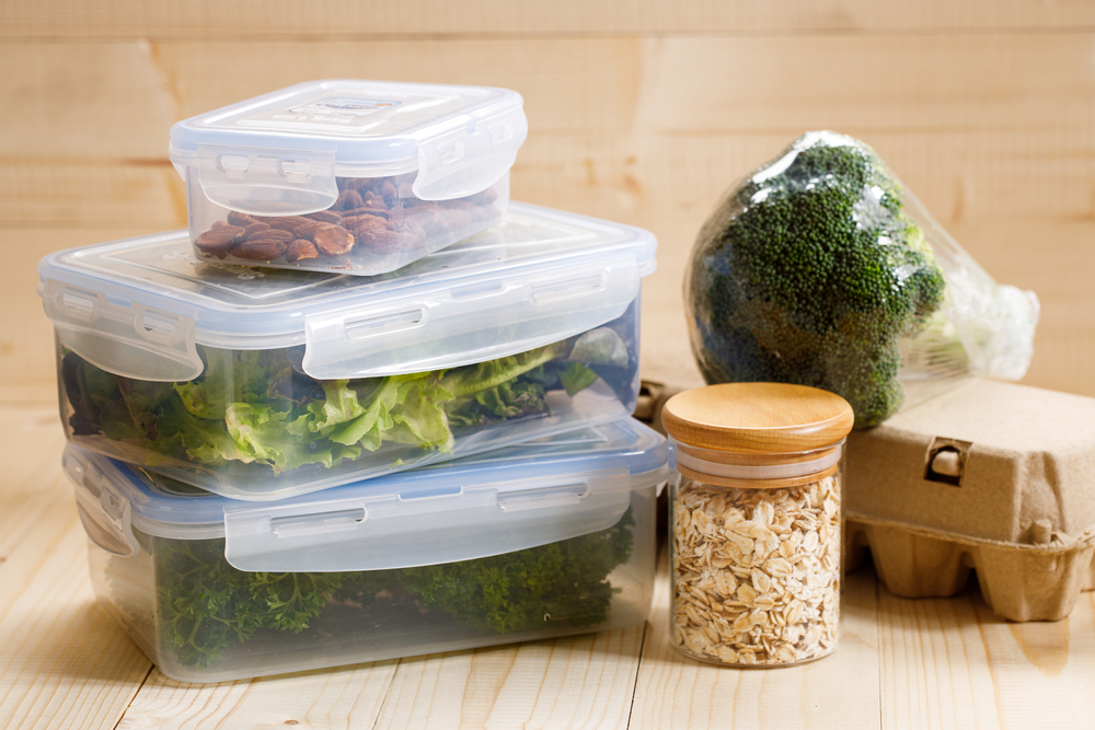 Ak viete ovocie a zeleninu správne skladovať, výrazne zredukujete množstvo potravinového odpadu. Zachováte aj ich čerstvosť