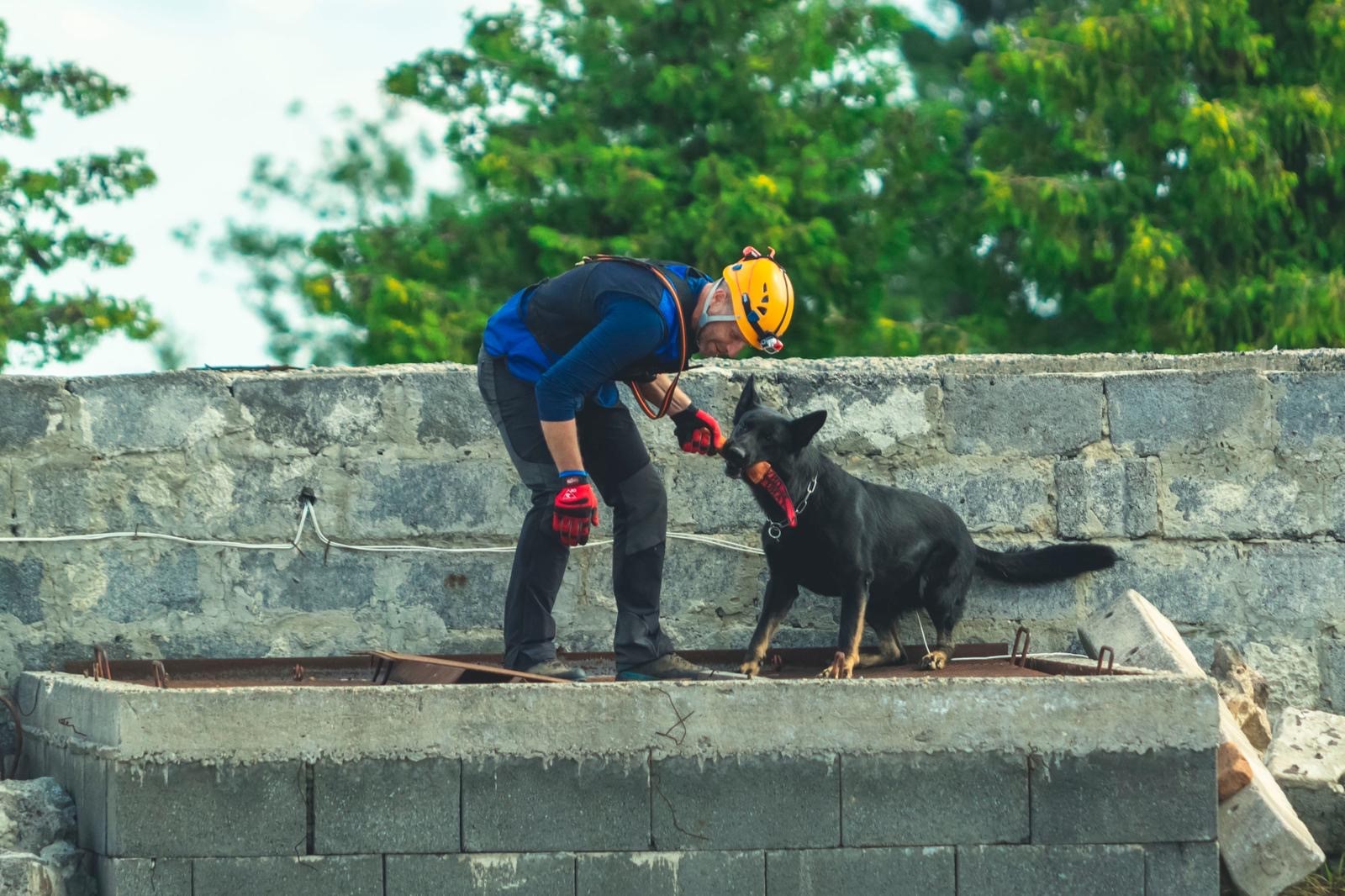 Rozhovor s horským záchranárom a kynológom Zdenom Fedorom o partnerstve človeka a psa pri záchrane ľudí